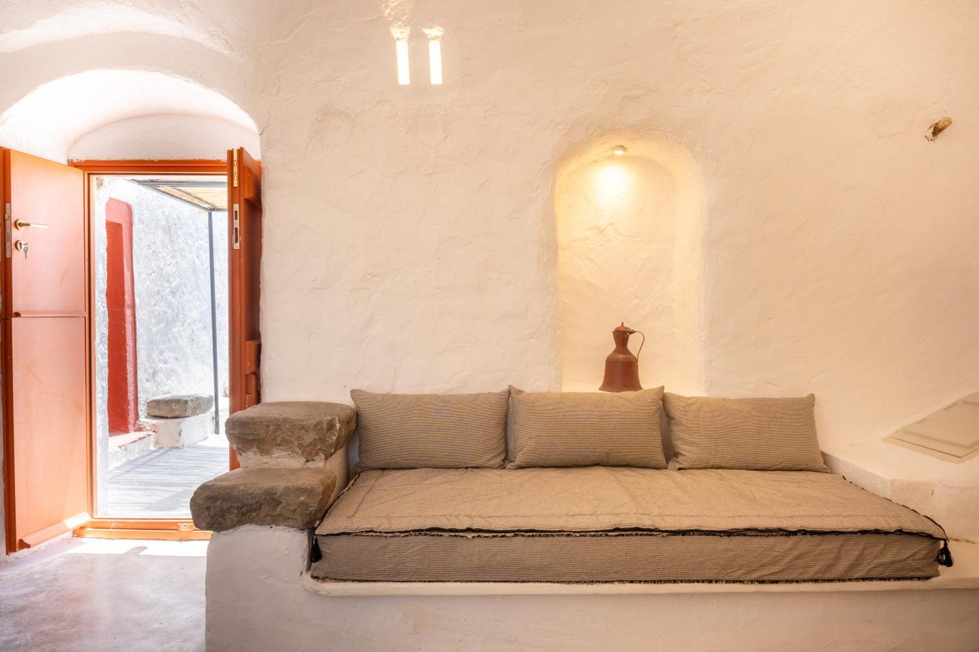 Santa Irini Retreat Hotel Thirasia Buitenkant foto